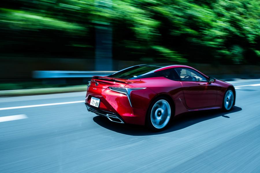  Lexus LC500 2017 года  (JP) (фото 23 из 40)